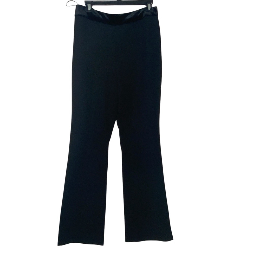 Fashion Nova black wide leg pants. Back zipper closure.
